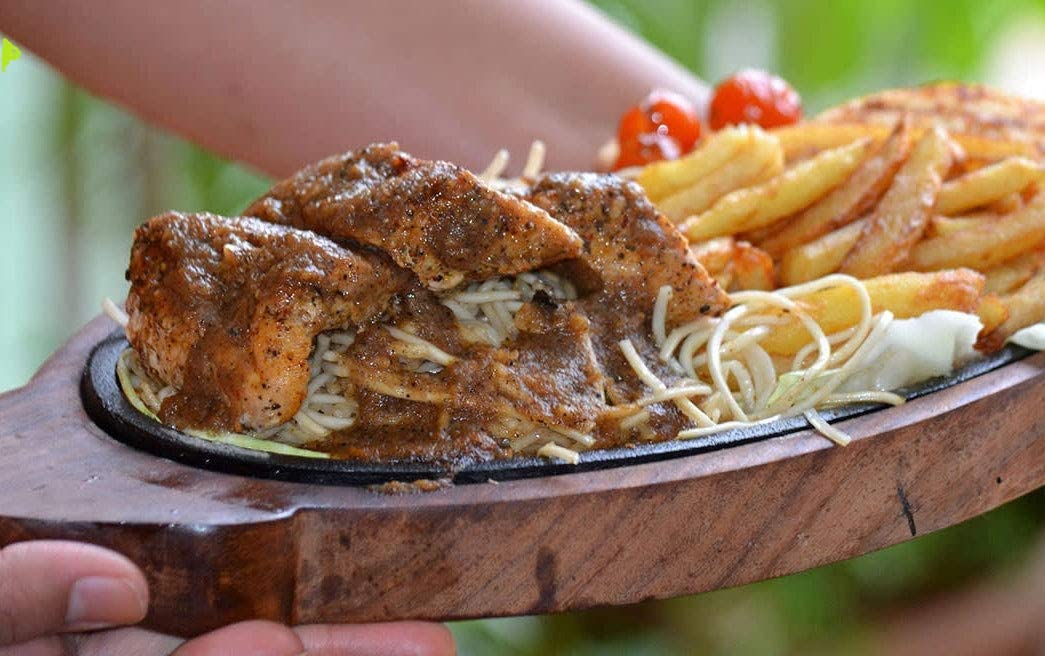 Cast Iron Sizzler Plate with Wooden Stand/Oval Sizzler Serving Tray, Brown, Size 13 x 7 inch, 1 Pcs
